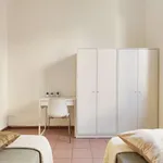 Rent a room in milan