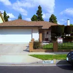 Rent 3 bedroom apartment in cerritos