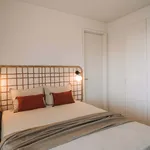 Rent 5 bedroom apartment of 104 m² in Lisboa