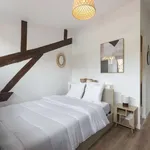 Rent a room of 248 m² in paris