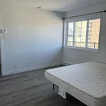 Appartement de 1054 m² avec 4 chambre(s) en location à Sherbrooke