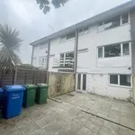 Rent 4 bedroom house in Farnborough