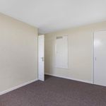 Rent 3 bedroom flat in South East England