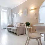 Rent 2 bedroom apartment in Milan