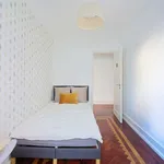 Rent a room of 170 m² in Lisboa