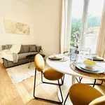 Appartement de 410 m² avec 2 chambre(s) en location à Paris