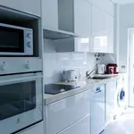 Rent 2 bedroom apartment of 100 m² in lisbon