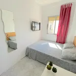 Rent 4 bedroom apartment in Seville