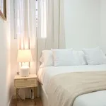 Rent 4 bedroom apartment of 35 m² in Madrid