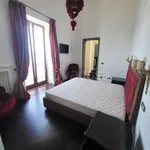 Rent 6 bedroom apartment of 200 m² in Napoli