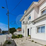 Rent 4 bedroom house of 155 m² in Vila Nova de Gaia