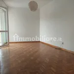 Affitto 4 camera appartamento di 94 m² in Padua