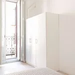 Rent a room of 220 m² in madrid