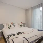 Rent 1 bedroom apartment of 70 m² in Porto