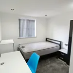 Rent 4 bedroom flat in North West England