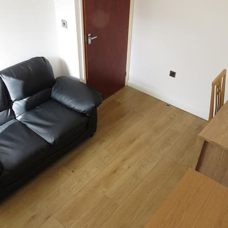 Flat to rent in Common Road, Birkby, Huddersfield HD1 Moor Top