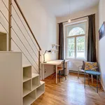 Rent 4 bedroom apartment in Prague