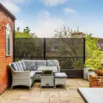 Rent 5 bedroom apartment in South East England