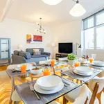 Rent 2 bedroom apartment of 1076 m² in Lisbon