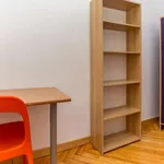 Rent a room of 150 m² in madrid