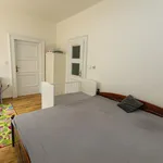 Rent 3 bedroom apartment of 86 m² in Praha