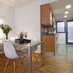 Rent 3 bedroom apartment of 85 m² in barcelona