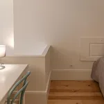 Rent 2 bedroom apartment in Porto