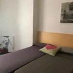 Rent 4 bedroom apartment of 75 m² in Barcelona']