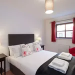 Rent 2 bedroom flat of 688 m² in Glasgow