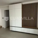 Najam 4 spavaće sobe stan od 269 m² u Opatija