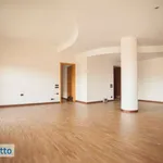 Affitto 6 camera appartamento di 202 m² in Turin