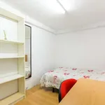 Rent a room of 260 m² in madrid