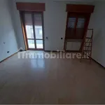 Affitto 4 camera appartamento di 80 m² in Piacenza