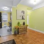 Rent 2 bedroom apartment of 950 m² in Bronx