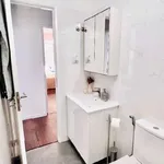 Rent 3 bedroom apartment of 136 m² in lisbon