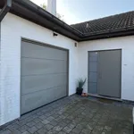 Huur 2 slaapkamer huis van 1025 m² in Gavere