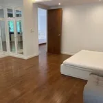 Rent 6 bedroom house of 900 m² in Bangkok