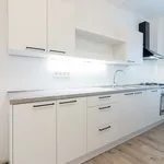 Pronajměte si 4 ložnic/e byt o rozloze 76 m² v Prague