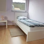 Miete 5 Schlafzimmer wohnung von 150 m² in Obersulm