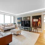 Rent 4 bedroom apartment of 278 m² in New York