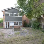 Detached house to rent in Devon Road, Luton LU2