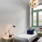 Rent 2 bedroom apartment of 72 m² in Porto