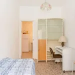 Rent a room of 60 m² in milan