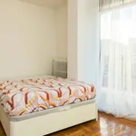 Rent a room of 145 m² in Madrid