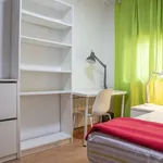 Rent a room of 120 m² in madrid