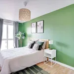 Rent a room in paris