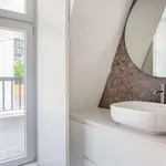 Rent 2 bedroom apartment of 81 m² in lisbon