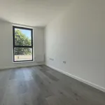 Rent 2 bedroom flat in Hart