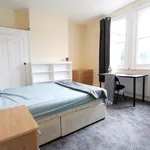 Rent 5 bedroom house in Reading