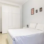 Rent a room of 65 m² in Milan